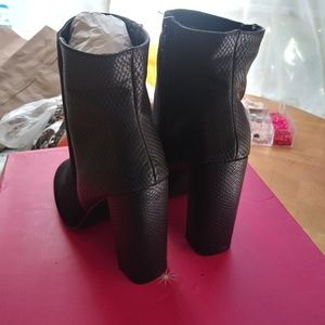 Beautiful black booties size 8